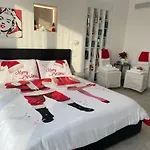 Sirmionerooms בית הארחה 3*